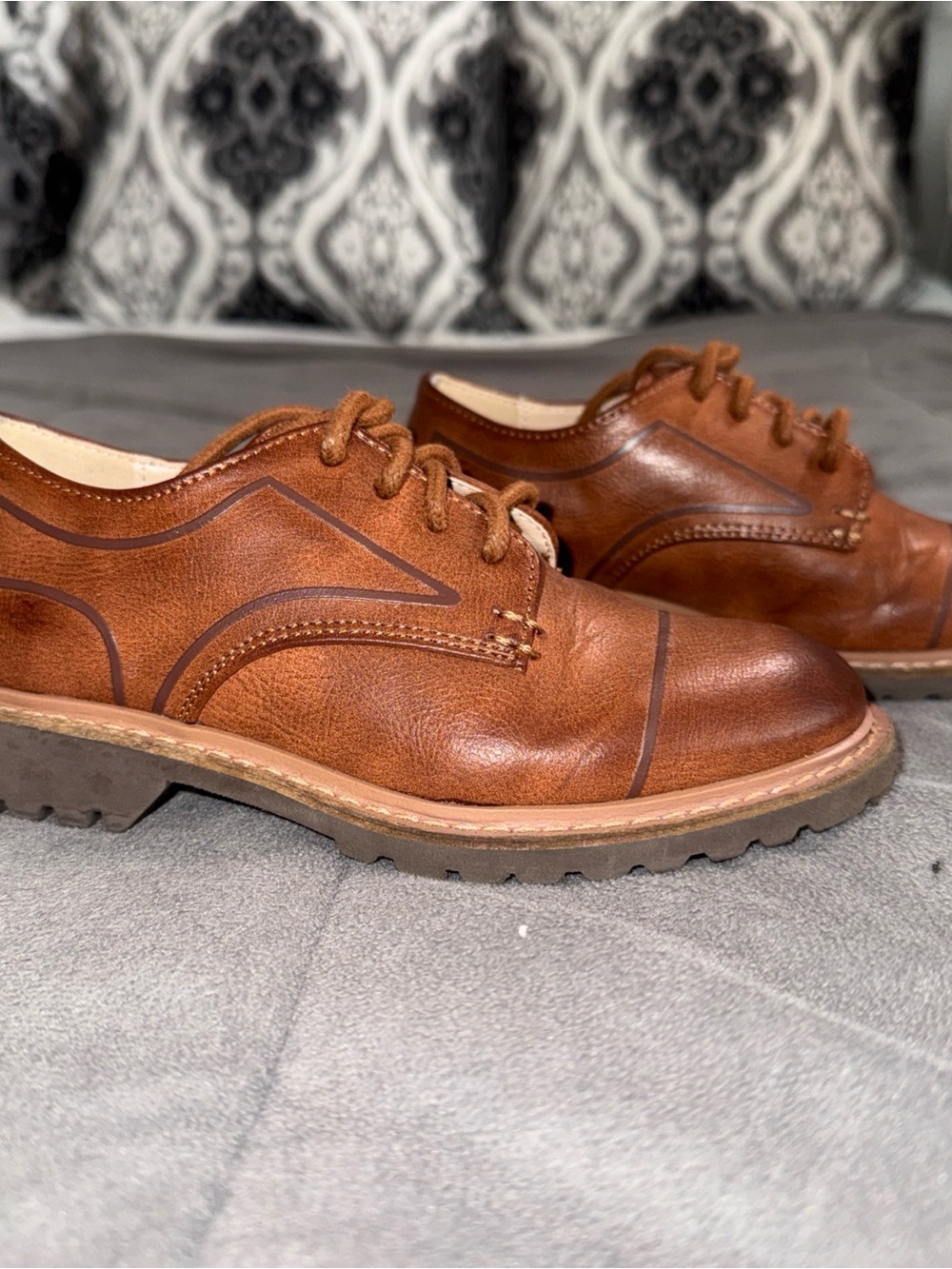 Reaction Kenneth Cole Cognac Brown Leather Derby Shoes boys Sz 12